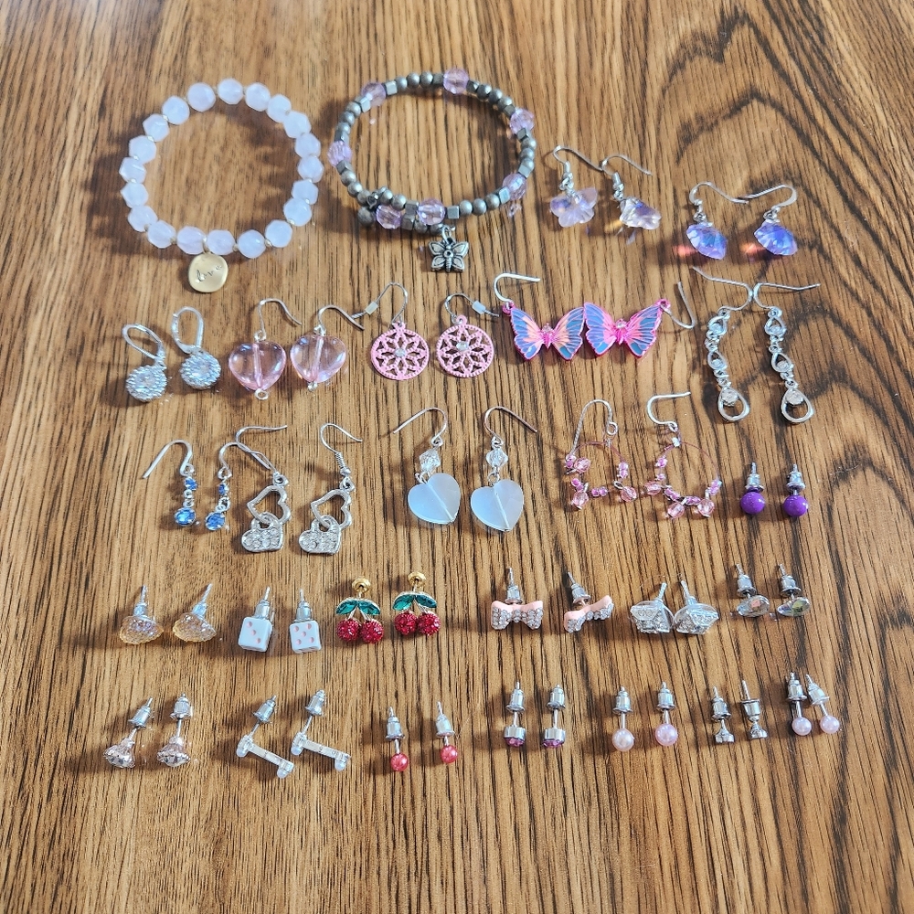 Girly Y2K Coquette Jewelry Lot 2 bracelets, 25 sets of earrings, 1 Ring